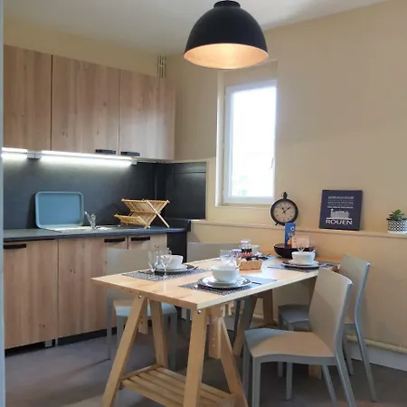 Joli Duplex Proche Hyper Centre Апартаменты *